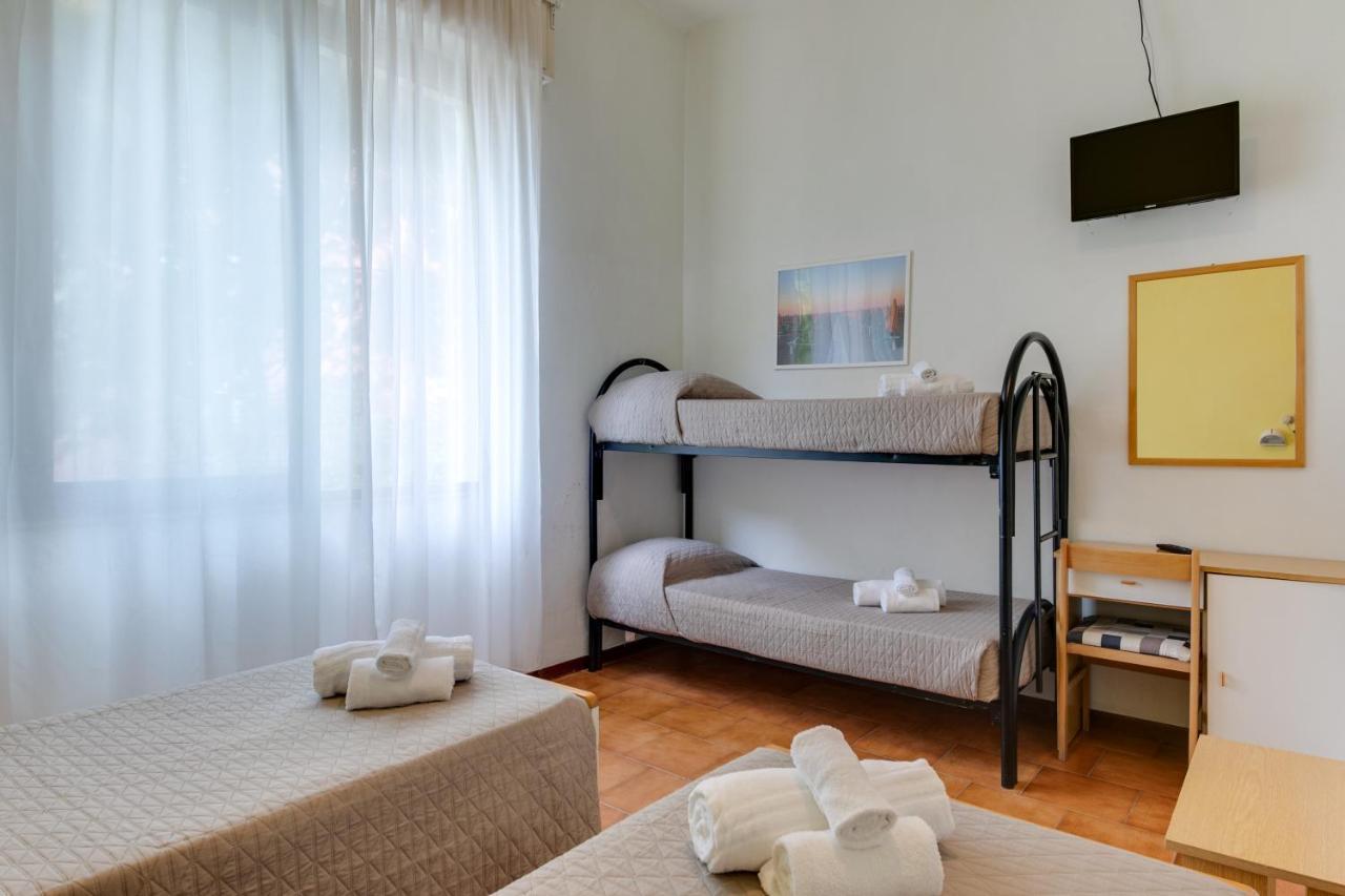 Hotel Villa Merope Rimini Exterior photo